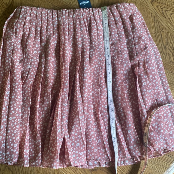 Clean wardrobe - Picture 4 of 5